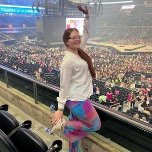 Meet your Posher, Dakota